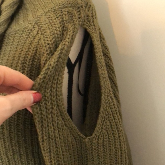 Forever  21 sweater green cold shoulder SZ L hi-lo EUC cowl neck turtleneck - Picture 3 of 7